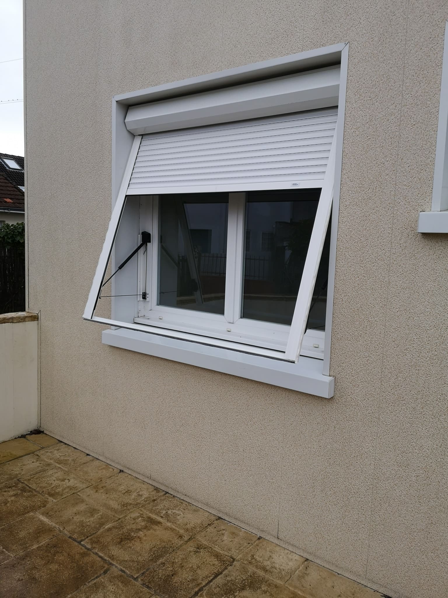 Volets roulants à projection